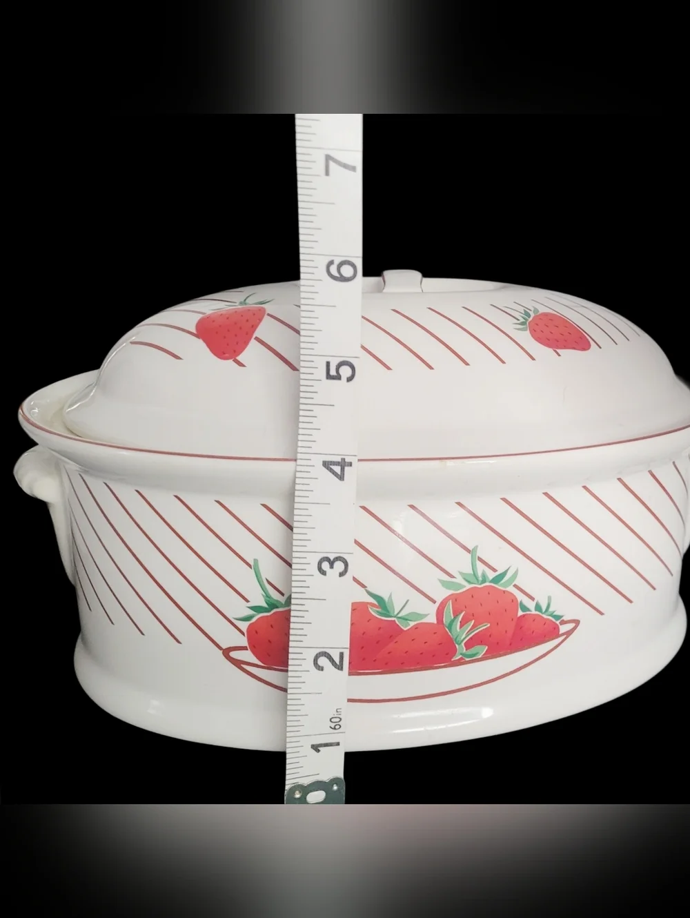 1980s Mikasa Strawberry  Bake & Serve 2qt Stoneware Casserole
